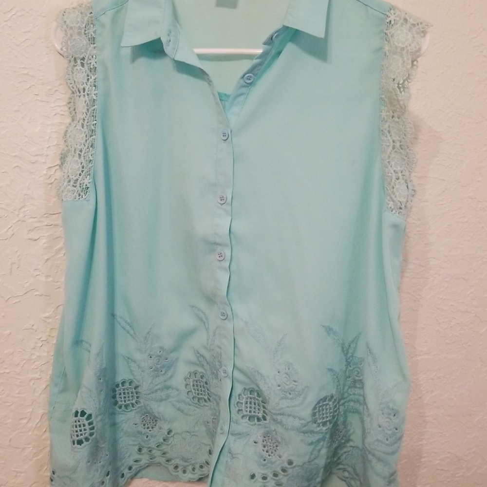 Ceres button down top NWOT